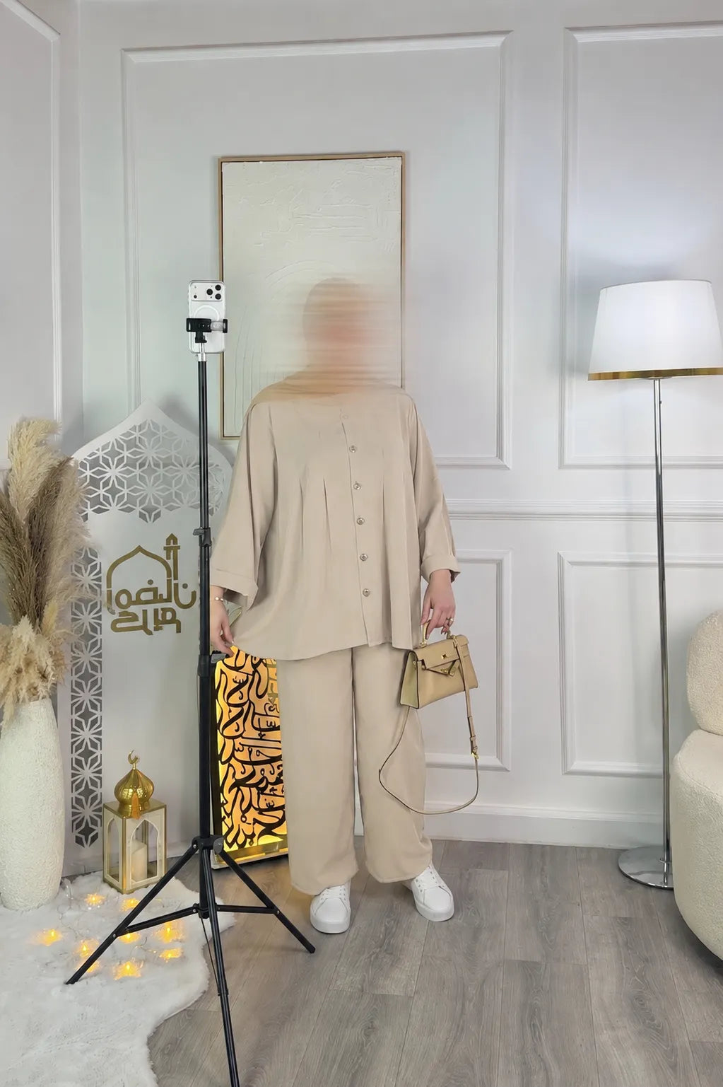 إطلالة صيفية راقية ومحتشمة مع طقم من قطعتين